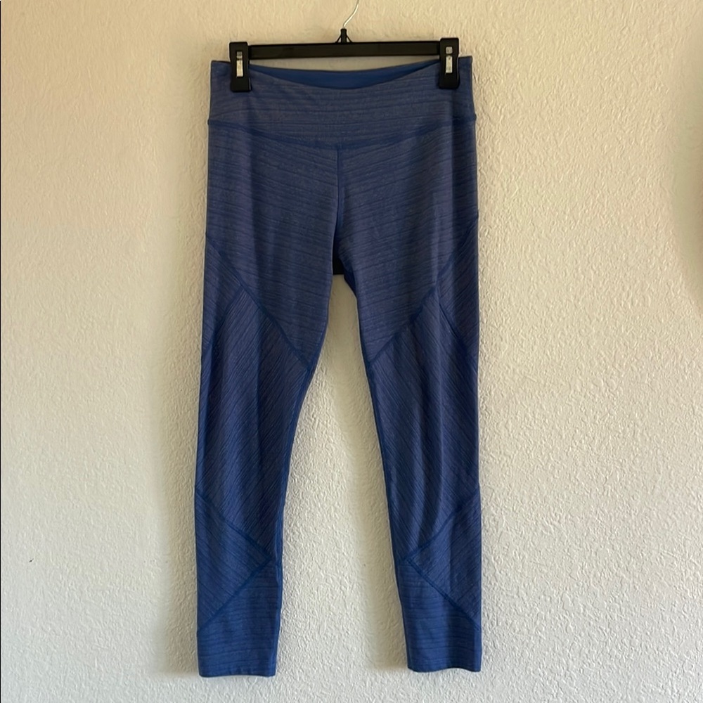 Beyond Yoga Blue Stripe Mid Rise Leggings size L